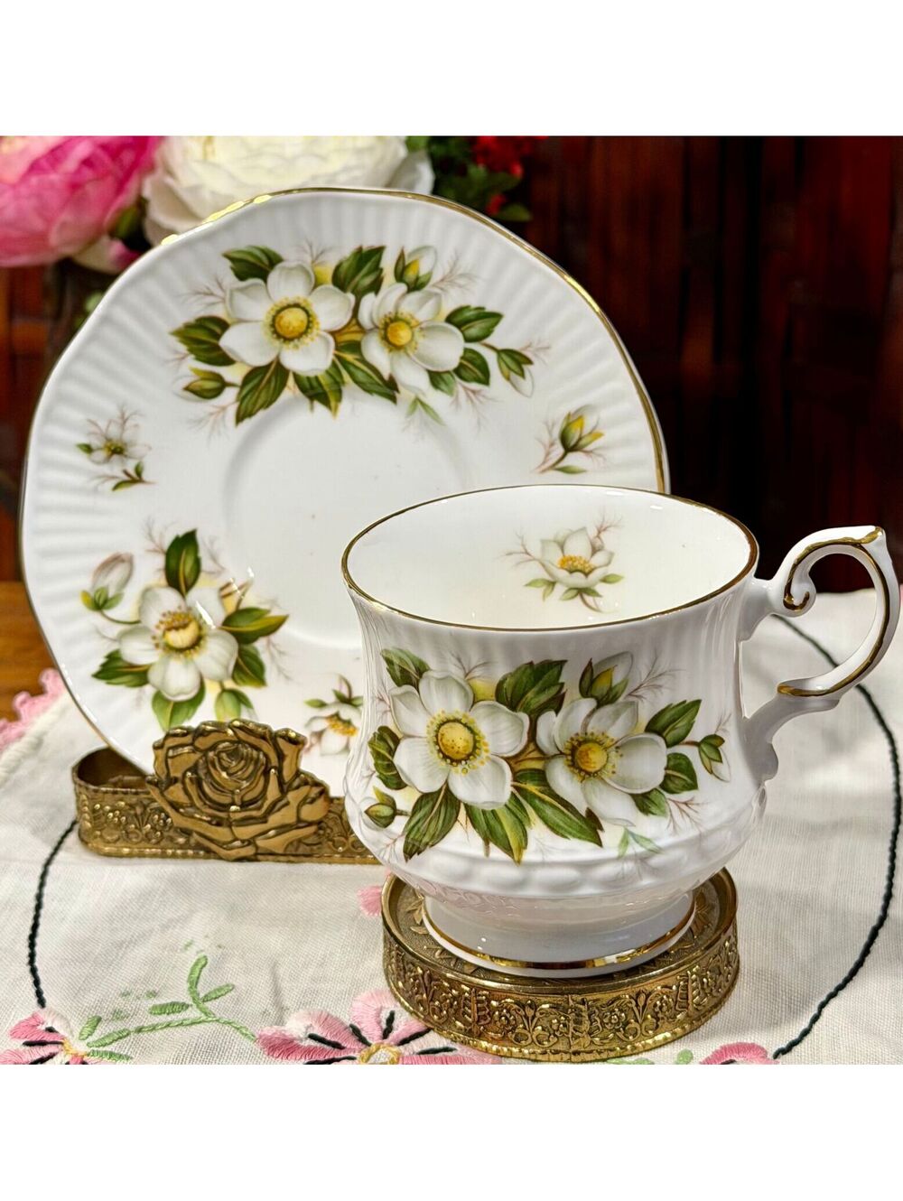 Queens Rosina Christmas Rose Hellebore Bone China Teacup Saucer Set #20 c. 1955
